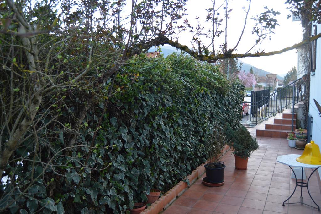 Pension El Peregrino De Larrasoana ภายนอก รูปภาพ