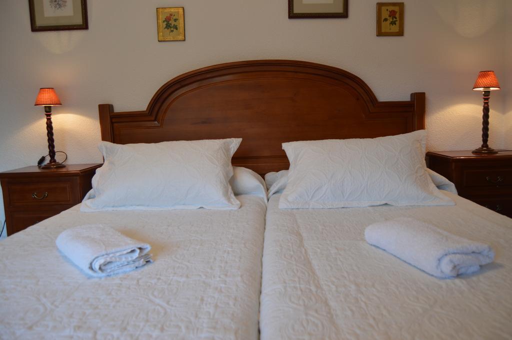Pension El Peregrino De Larrasoana ภายนอก รูปภาพ