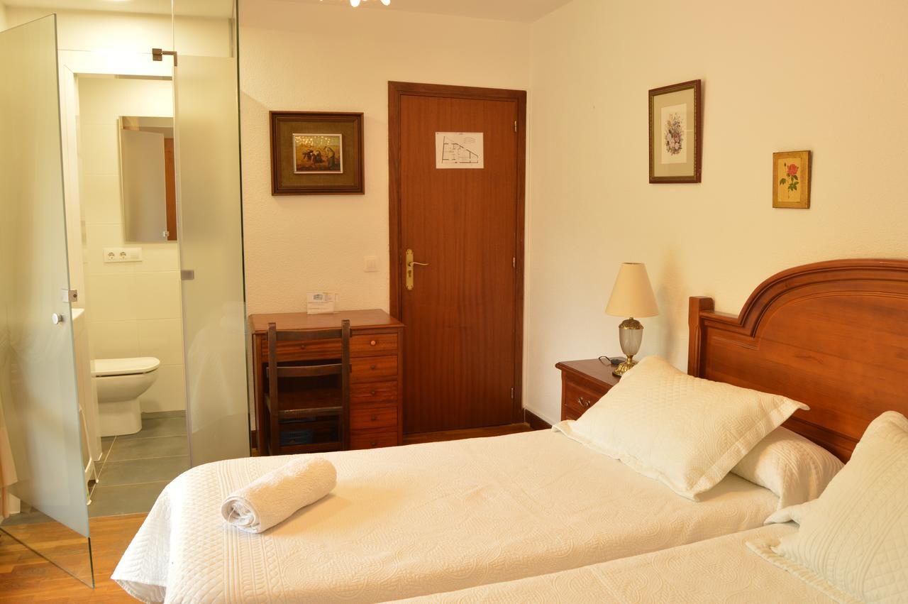 Pension El Peregrino De Larrasoana ภายนอก รูปภาพ